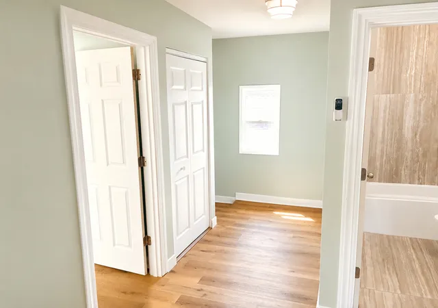 Photo 3 of Single family home for sale at 13802 Seeley Ave, Blue Island, IL 60406 | MLS# 12725262 | Listing updated on 2026-08-31