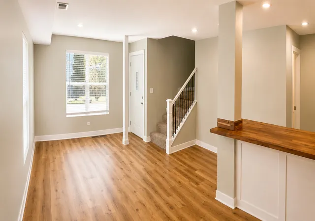 Photo 4 of Single family home for sale at 13802 Seeley Ave, Blue Island, IL 60406 | MLS# 12725262 | Listing updated on 2026-08-31