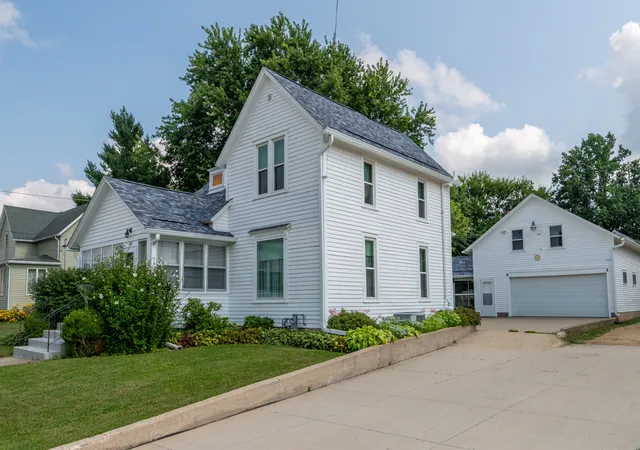 Photo 1 of Sale Pending at 109 W Main St, Mount Morris, IL 61054 | MLS# 12725296 | Listing updated on 2026-09-02