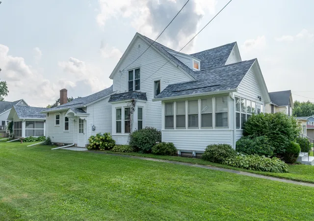 Photo 2 of Sale Pending at 109 W Main St, Mount Morris, IL 61054 | MLS# 12725296 | Listing updated on 2026-09-02