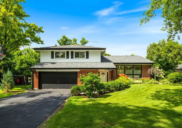 Photo 1 of Single family home for sale at 514 Eldon Pl, Downers Grove, IL 60516 | MLS# 12725313 | Listing updated on 2026-08-11