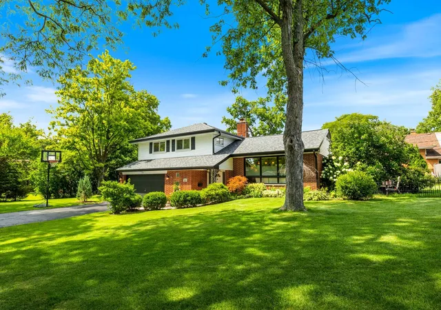 Photo 2 of Single family home for sale at 514 Eldon Pl, Downers Grove, IL 60516 | MLS# 12725313 | Listing updated on 2026-08-11