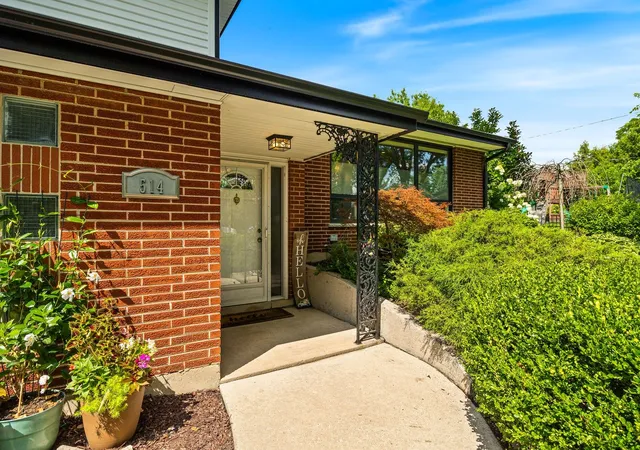 Photo 3 of Single family home for sale at 514 Eldon Pl, Downers Grove, IL 60516 | MLS# 12725313 | Listing updated on 2026-08-11