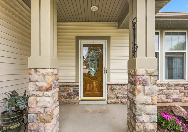 Photo 4 of Single family home for sale at 12901 Applewood Dr, Huntley, IL 60142 | MLS# 12725322 | Listing updated on 2026-10-21