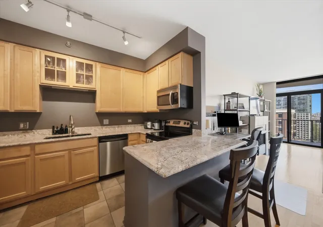 Photo 3 of Condo for sale at 435 W Erie St #1506, Chicago, IL 60654 | MLS# 12725380 | Listing updated on 2026-09-01