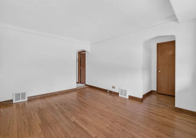 Photo 4 of Single family home for sale at 9628 S Utica Ave, Evergreen Park, IL 60805 | MLS# 12725384 | Listing updated on 2026-09-15