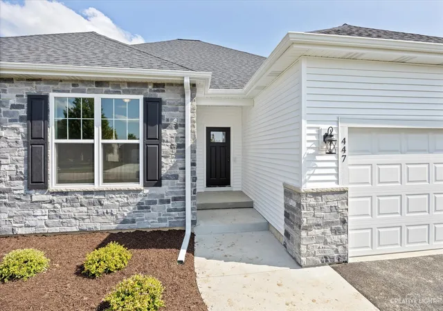 Photo 3 of Single family home for sale at 3297 Comstock Ave, De Kalb, IL 60115 | MLS# 12725397 | Listing updated on 2026-10-05