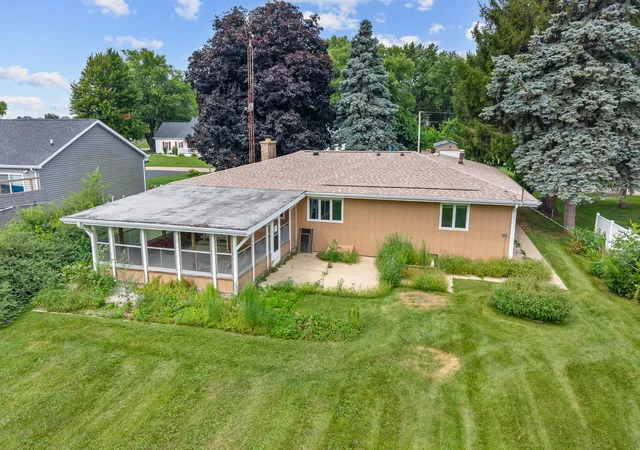 2nd image of 1007 Nancy Rd, Lake Holiday, IL 60548 | MLS# 12725406