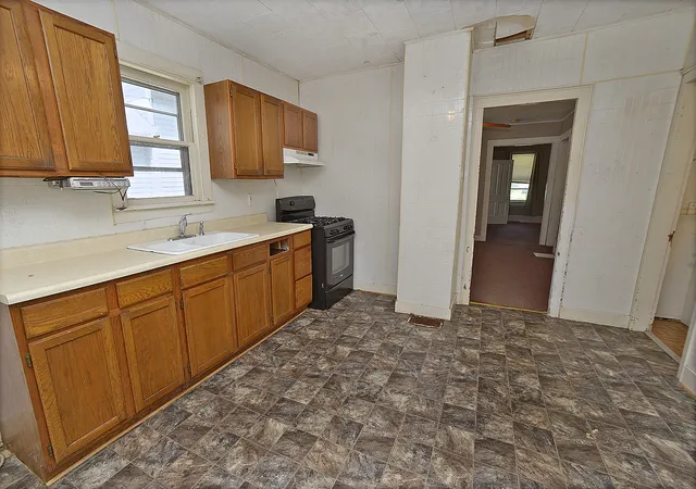 Photo 4 of Single family home for sale at 915 Illinois Ave, Ottawa, IL 61350 | MLS# 12725438 | Listing updated on 2026-10-07