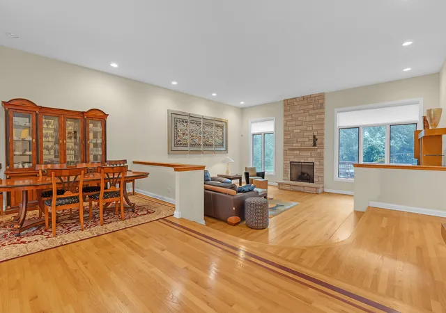 Photo 3 of Mansion for sale at 2935 Keystone Rd, Northbrook, IL 60062 | MLS# 12725452 | Listing updated on 2026-08-10