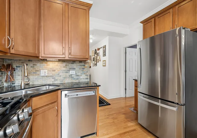Listing Photo 4 - Condo for sale in building located at 534.5 W Belmont Ave, Chicago, IL 60657 - Unit #1N