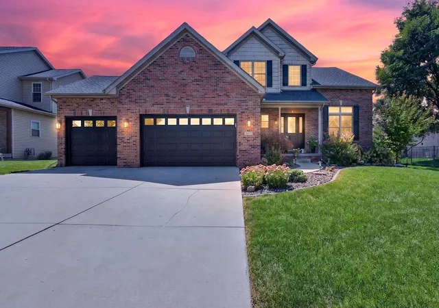 Photo 1 of Single family home for sale at 4003 Rockledge Rd, Bloomington, IL 61705 | MLS# 12725486 | Listing updated on 2026-09-15