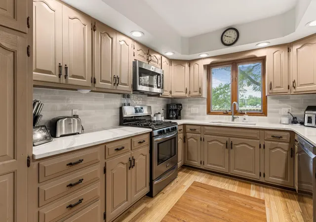 Photo 4 of Single family home for sale at 2106 Hagan Blvd, Urbana, IL 61801 | MLS# 12725487 | Listing updated on 2026-09-22