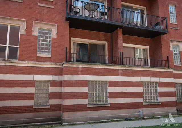 Listing Photo 2 - Condo for sale in building located at 5148 S King Dr, Chicago, IL 60615 - Unit #C1