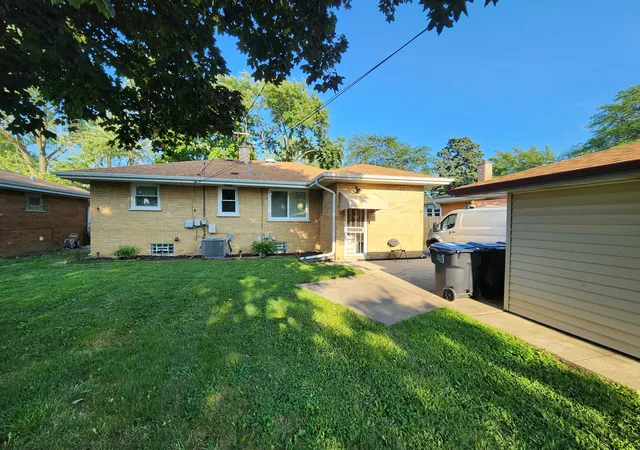Photo 4 of Single family home for sale at 16254 S Dobson Ave, South Holland, IL 60473 | MLS# 12725502 | Listing updated on 2026-09-23