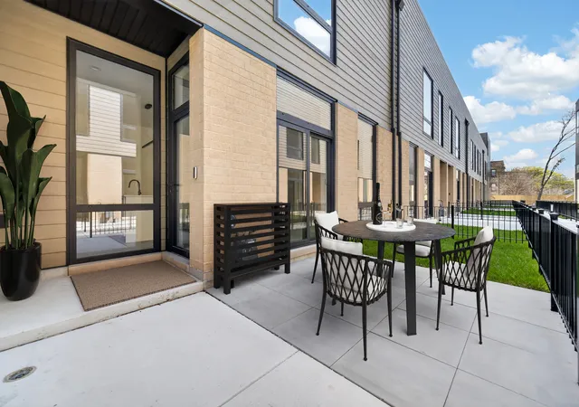 2nd image of 6218 S Woodlawn Ave #E, Chicago, IL 60637 | MLS# 12725508