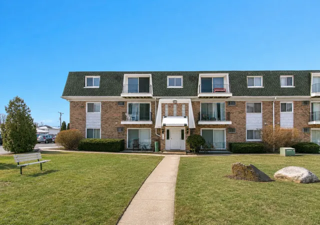 Photo 2 of Condo for sale at 10310 Ridgeland Ave #208, Chicago Ridge, IL 60415 | MLS# 12725509 | Listing updated on 2026-08-11