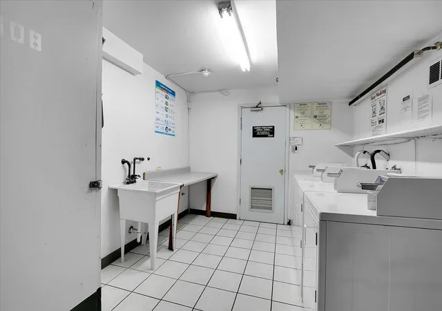 Listing Photo 2 - Condo for sale in building located at 10310 Ridgeland Ave, Chicago Ridge, IL 60415 - Unit #208