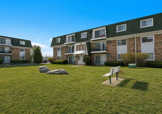 Photo 2 of Condo for sale at 10310 Ridgeland Ave #208, Chicago Ridge, IL 60415 | MLS# 12725509 | Listing updated on 2026-08-11