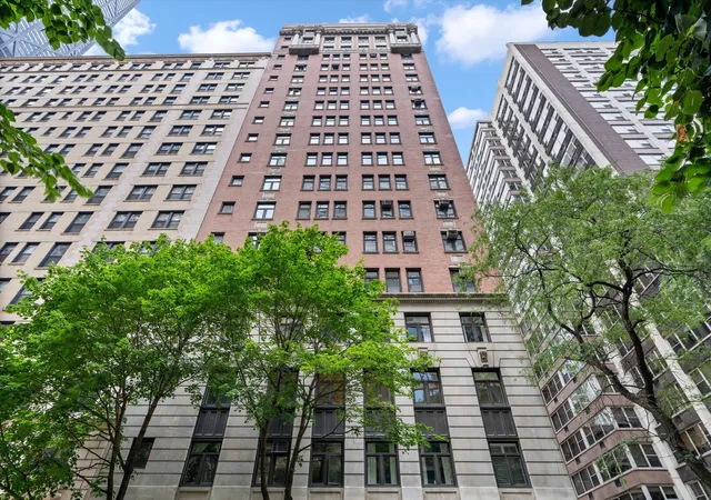 Photo 1 of Condo for sale at 222 E Chestnut St #6B, Chicago, IL 60611 | MLS# 12725526 | Listing updated on 2026-10-01