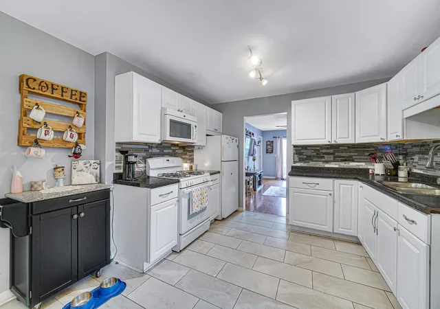 4th image of 3108 S Woods Ave, Mc Henry, IL 60051 | MLS# 12725533