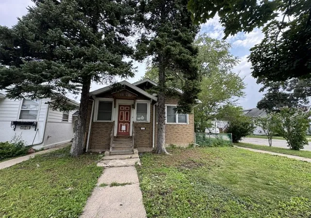 Photo 1 of Single family home for sale at 5500 W Warwick Ave, Chicago, IL 60641 | MLS# 12725538 | Listing updated on 2026-09-16