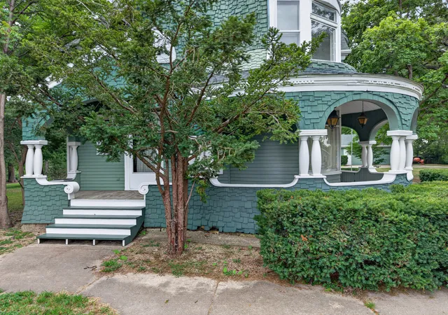 Photo 3 of Single family home for sale at 860 Best St, Marseilles, IL 61341 | MLS# 12725541 | Listing updated on 2026-08-16