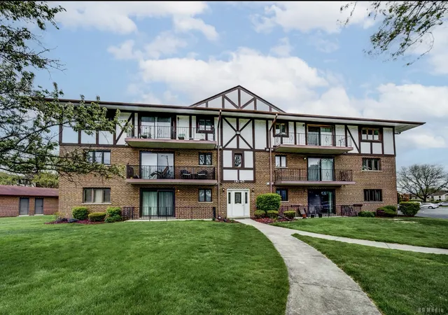 Photo 1 of Condo for sale at 11045 S Theresa Cir #2B, Palos Hills, IL 60465 | MLS# 12725598 | Listing updated on 2026-08-11