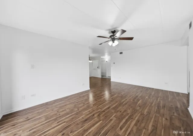 Listing Photo 4 - Condo for sale in building located at 11045 S Theresa Cir, Palos Hills, IL 60465 - Unit #2B