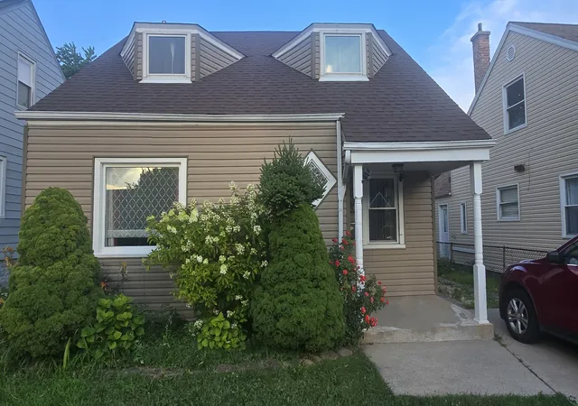 Photo 2 of Single family home for sale at 8751 S Sacramento Ave, Evergreen Park, IL 60805 | MLS# 12725619 | Listing updated on 2026-08-11