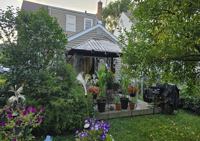 Photo 3 of Single family home for sale at 8751 S Sacramento Ave, Evergreen Park, IL 60805 | MLS# 12725619 | Listing updated on 2026-08-11