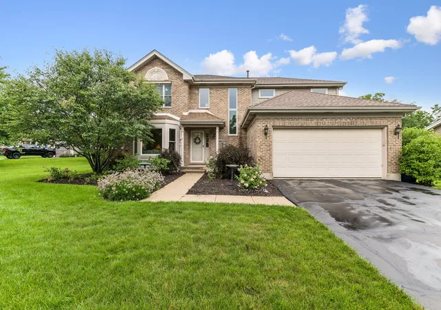 Photo 1 of Single family home for sale at 2860 Weld Rd, Elgin, IL 60124 | MLS# 12725622 | Listing updated on 2026-08-16