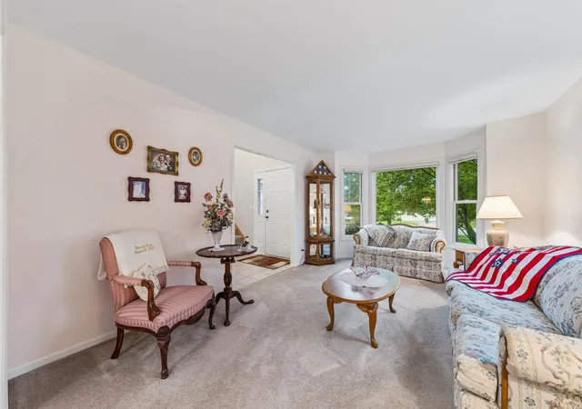 Photo 3 of Single family home for sale at 2860 Weld Rd, Elgin, IL 60124 | MLS# 12725622 | Listing updated on 2026-08-16