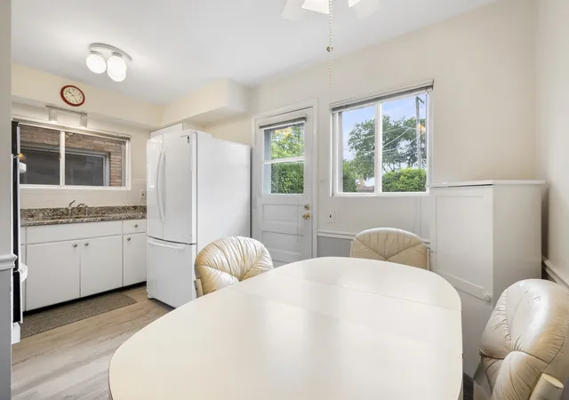 Listing Photo 5 - Condo for sale in building located at 8324 Kimball Ave, Skokie, IL 60076