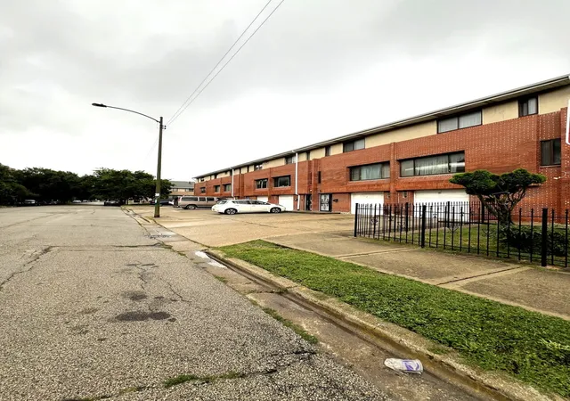 Photo 2 of Sale Pending at 615 W 25th Place, Chicago, IL 60616 | MLS# 12725641 | Listing updated on 2026-09-20