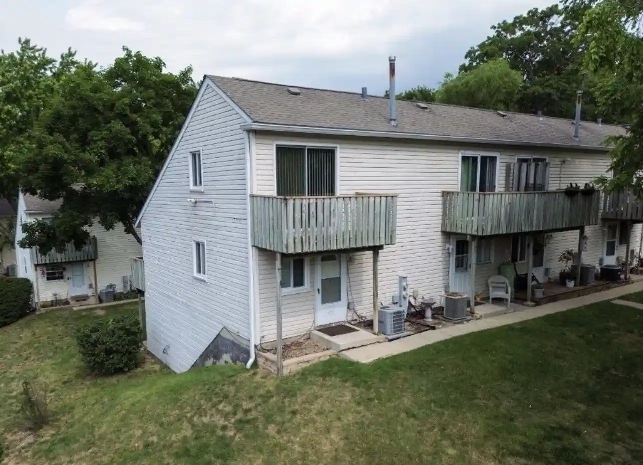 Listing Photo 2 - Condo for sale in 89 Maude Ave located at 89 Maude Ave, Fox Lake, IL 60020 - Unit 89 Maude Ave