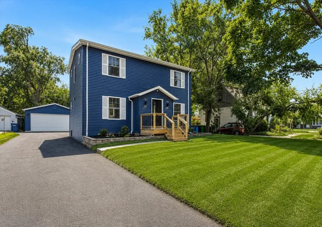 Photo 3 of Single family home for sale at 10753 S Neenah Ave, Worth, IL 60482 | MLS# 12725673 | Listing updated on 2026-08-15