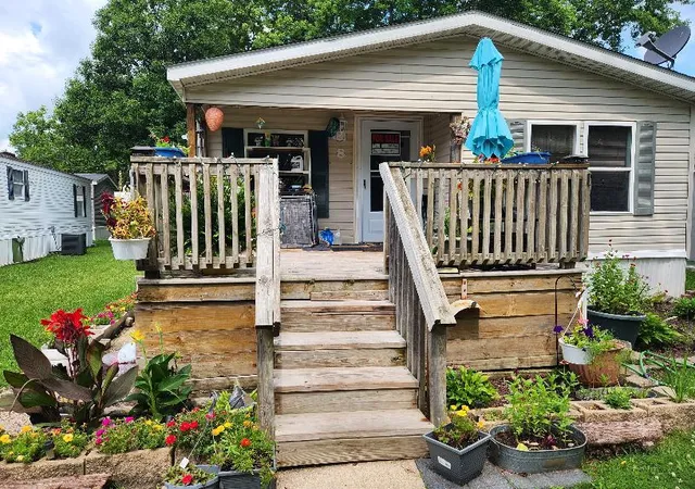 Photo 2 of Manufactured home for sale at 8 Doral St, Minooka, IL 60447 | MLS# 12725683 | Listing updated on 2026-09-29