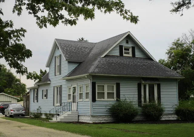 Photo 13 of Single family home for sale at 321 E Cleveland St, Cullom, IL 60929 | MLS# 12725684 | Listing updated on 2026-08-11