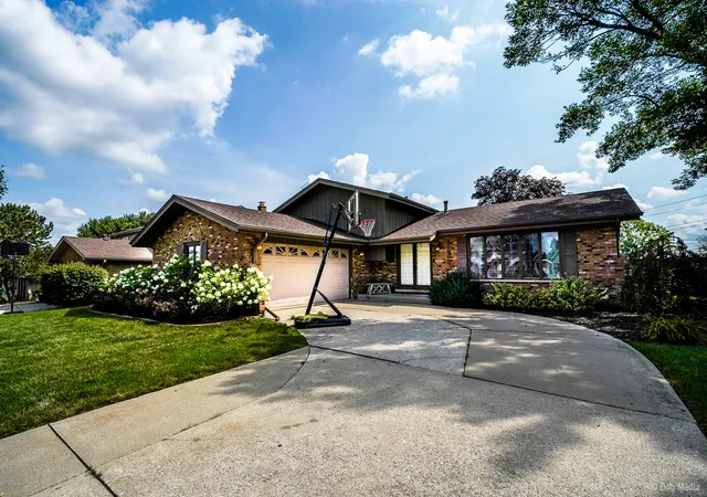 2nd image of 12363 Derby Ln, Orland Park, IL 60467 | MLS# 12725696