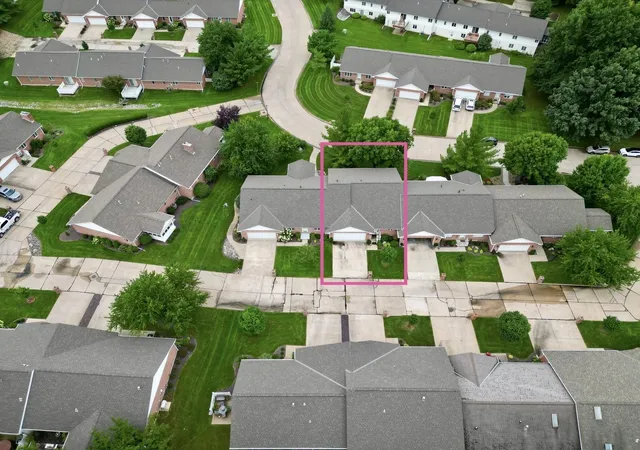 Photo 2 of Condo for sale at 503 Donegal Dr, Quincy, IL 62305 | MLS# 12725760 | Listing updated on 2026-09-22