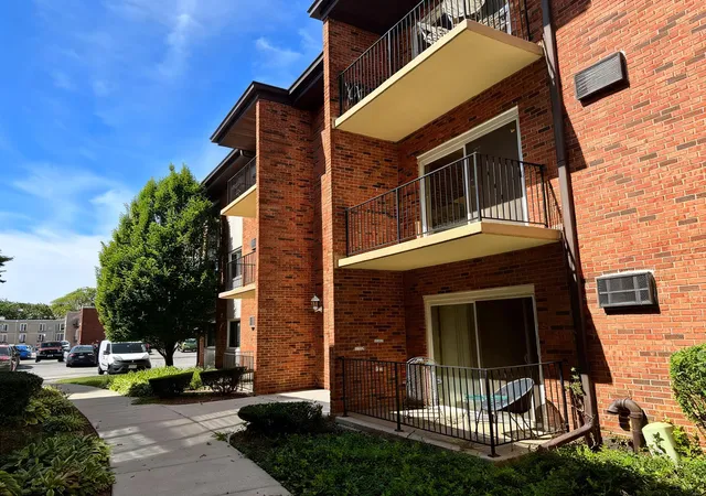Photo 3 of Condo for sale at 9723 S Keeler Ave #308, Oak Lawn, IL 60453 | MLS# 12725822 | Listing updated on 2026-09-16