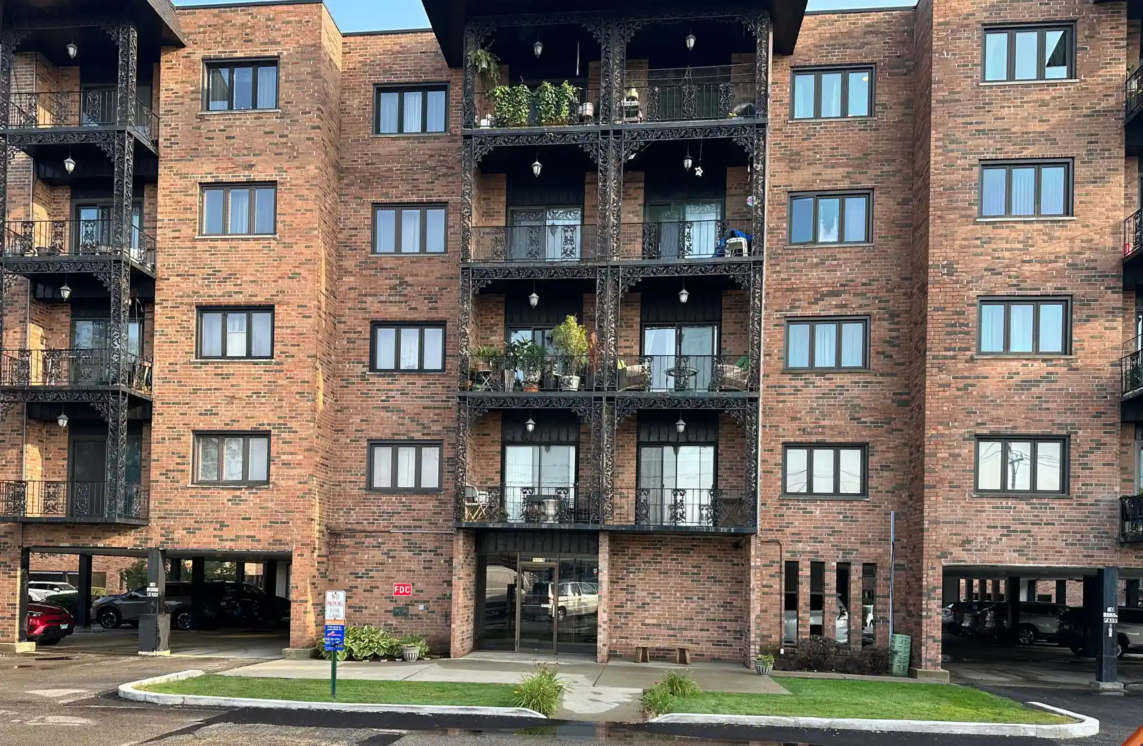 Listing Photo 1 - Condo for sale in 9355 Landings Ln located at 9355 Landings Ln, Des Plaines, IL 60016 - Unit #301