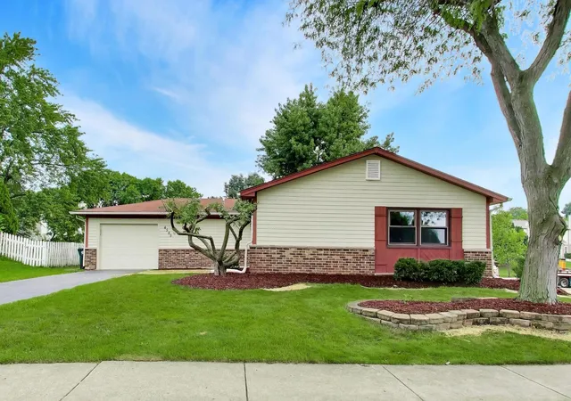 1st image of 4585 Brigantine Ln, Hoffman Estates, IL 60192 | MLS# 12725856