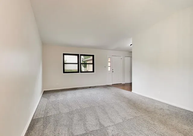 5th image of 4585 Brigantine Ln, Hoffman Estates, IL 60192 | MLS# 12725856