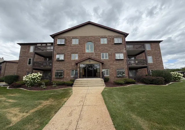 Photo 1 of Condo for sale at 17242 Ridgeland Ave #1N, Tinley Park, IL 60477 | MLS# 12725891 | Listing updated on 2026-09-17