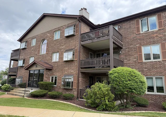 Photo 2 of Condo for sale at 17242 Ridgeland Ave #1N, Tinley Park, IL 60477 | MLS# 12725891 | Listing updated on 2026-09-17