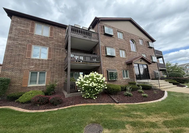Photo 3 of Condo for sale at 17242 Ridgeland Ave #1N, Tinley Park, IL 60477 | MLS# 12725891 | Listing updated on 2026-09-17