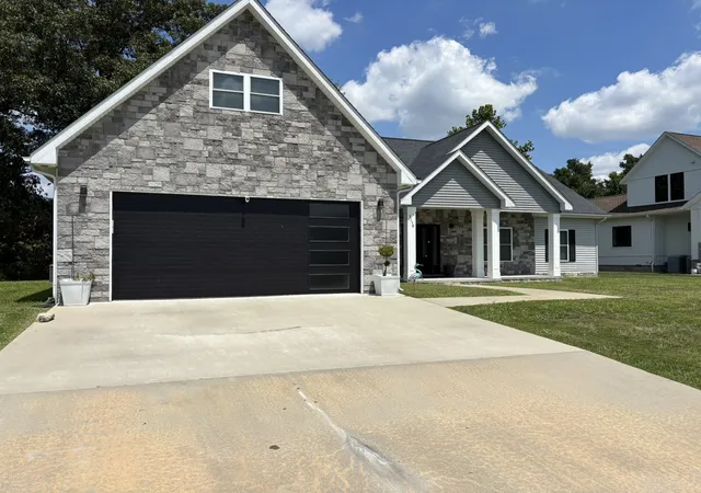 Photo 1 of Single family home for sale at 1114 Glory Ln, Marion, IL 62959 | MLS# 12725919 | Listing updated on 2026-09-15