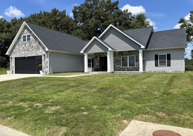 Photo 2 of Single family home for sale at 1114 Glory Ln, Marion, IL 62959 | MLS# 12725919 | Listing updated on 2026-09-15